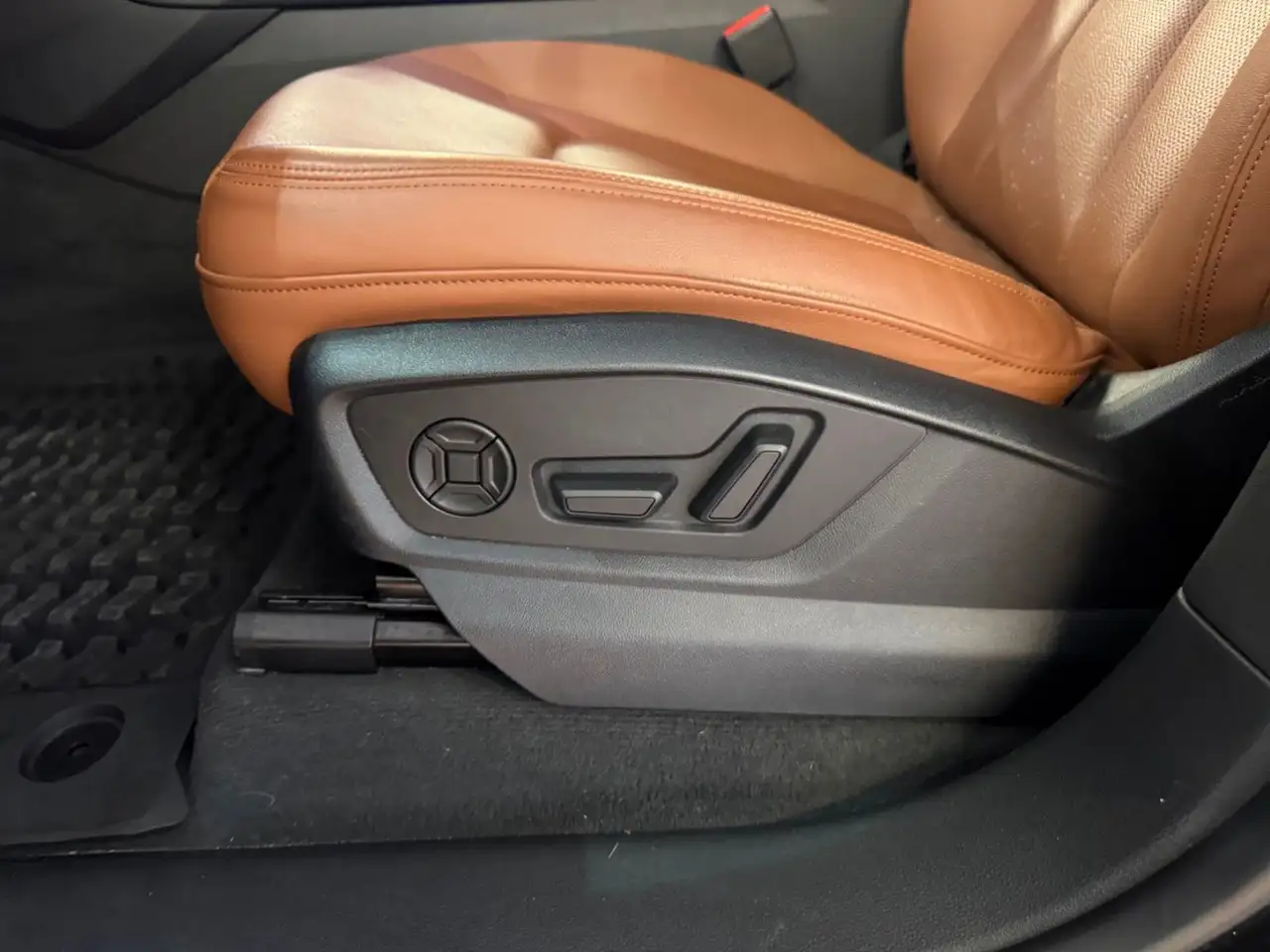 Audi Q8 снимка Audi Q8