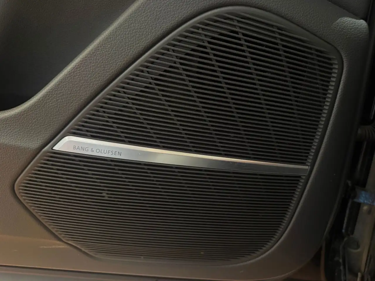 Audi Q8 снимка Audi Q8