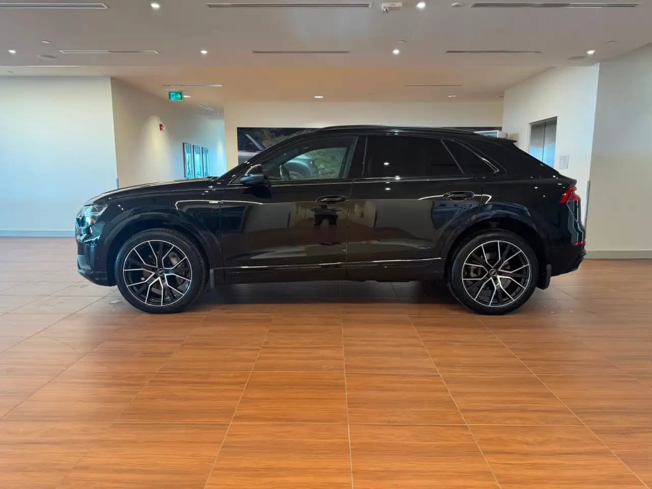 Audi Q8 снимка Audi Q8