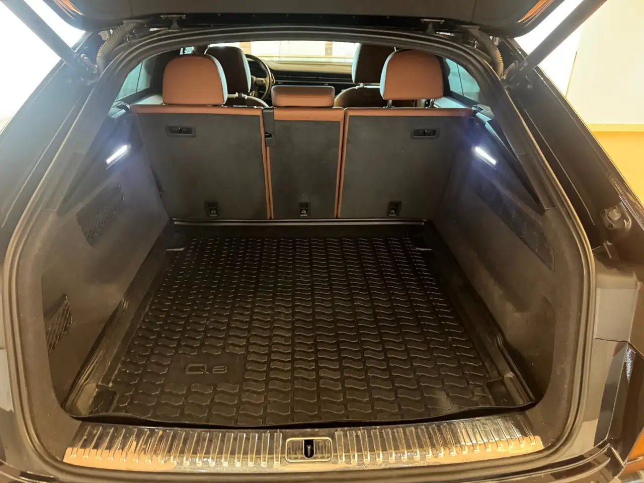 Audi Q8 снимка Audi Q8