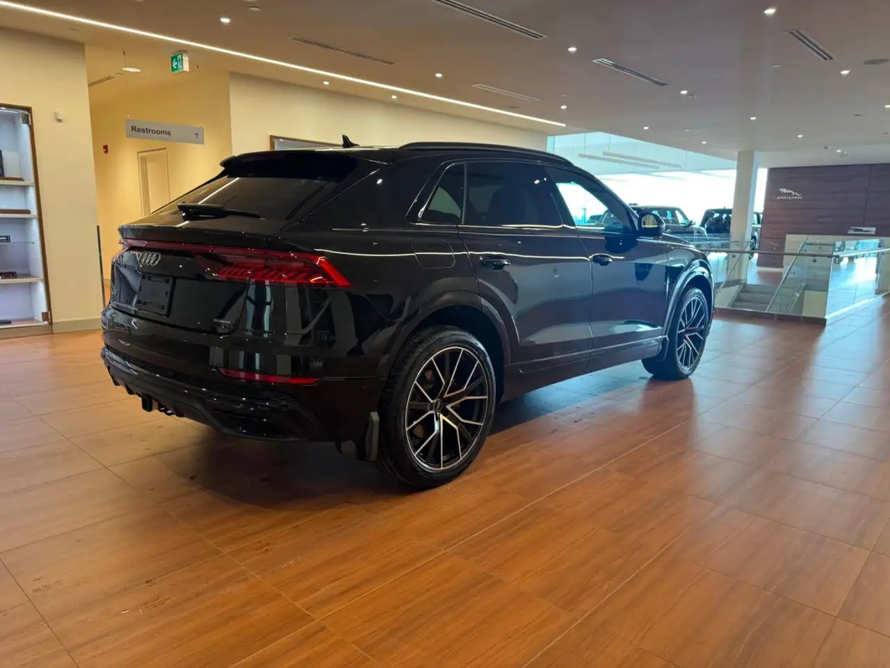 Audi Q8 снимка Audi Q8