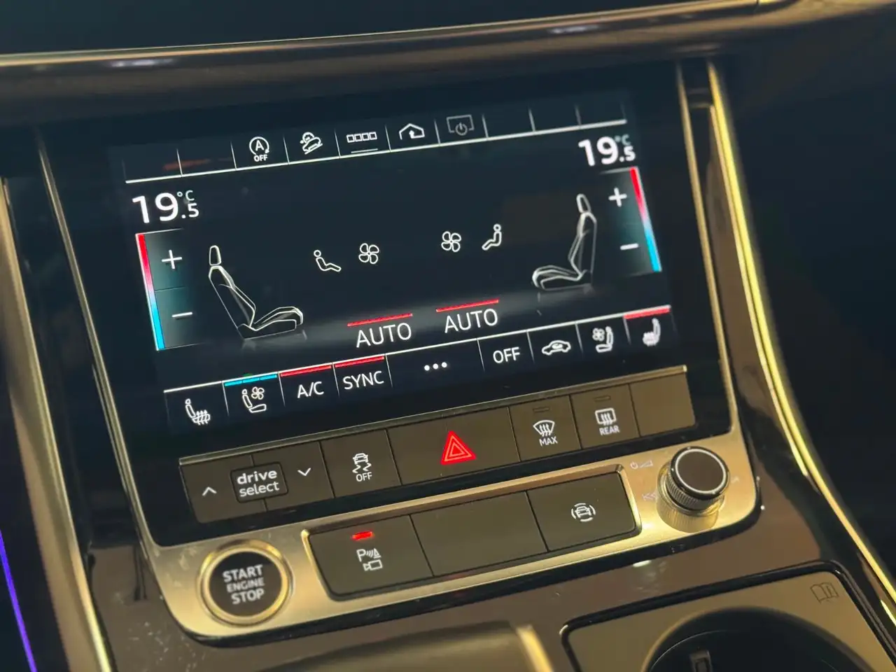 Audi Q8 снимка Audi Q8