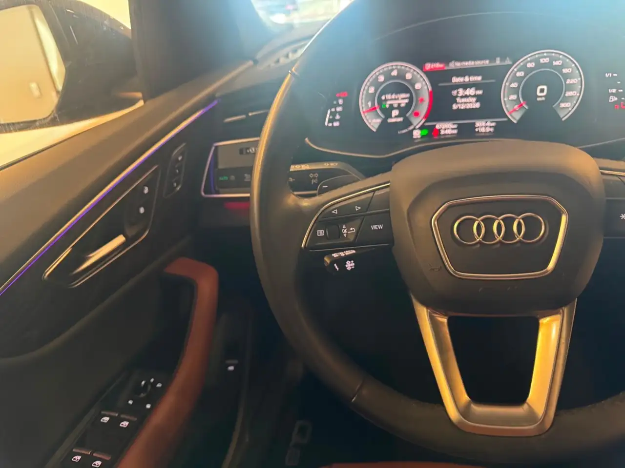 Audi Q8 снимка Audi Q8