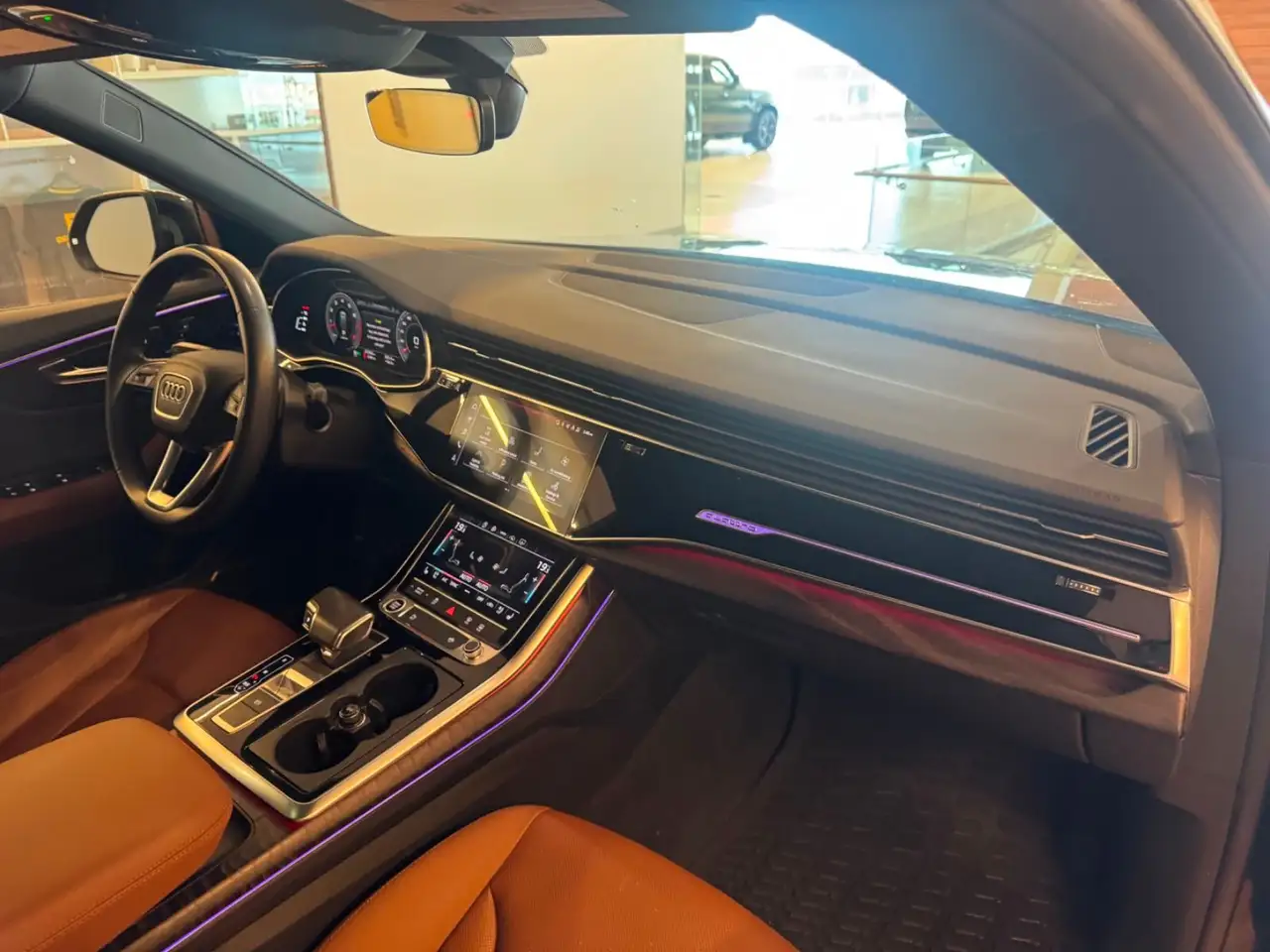 Audi Q8 снимка Audi Q8