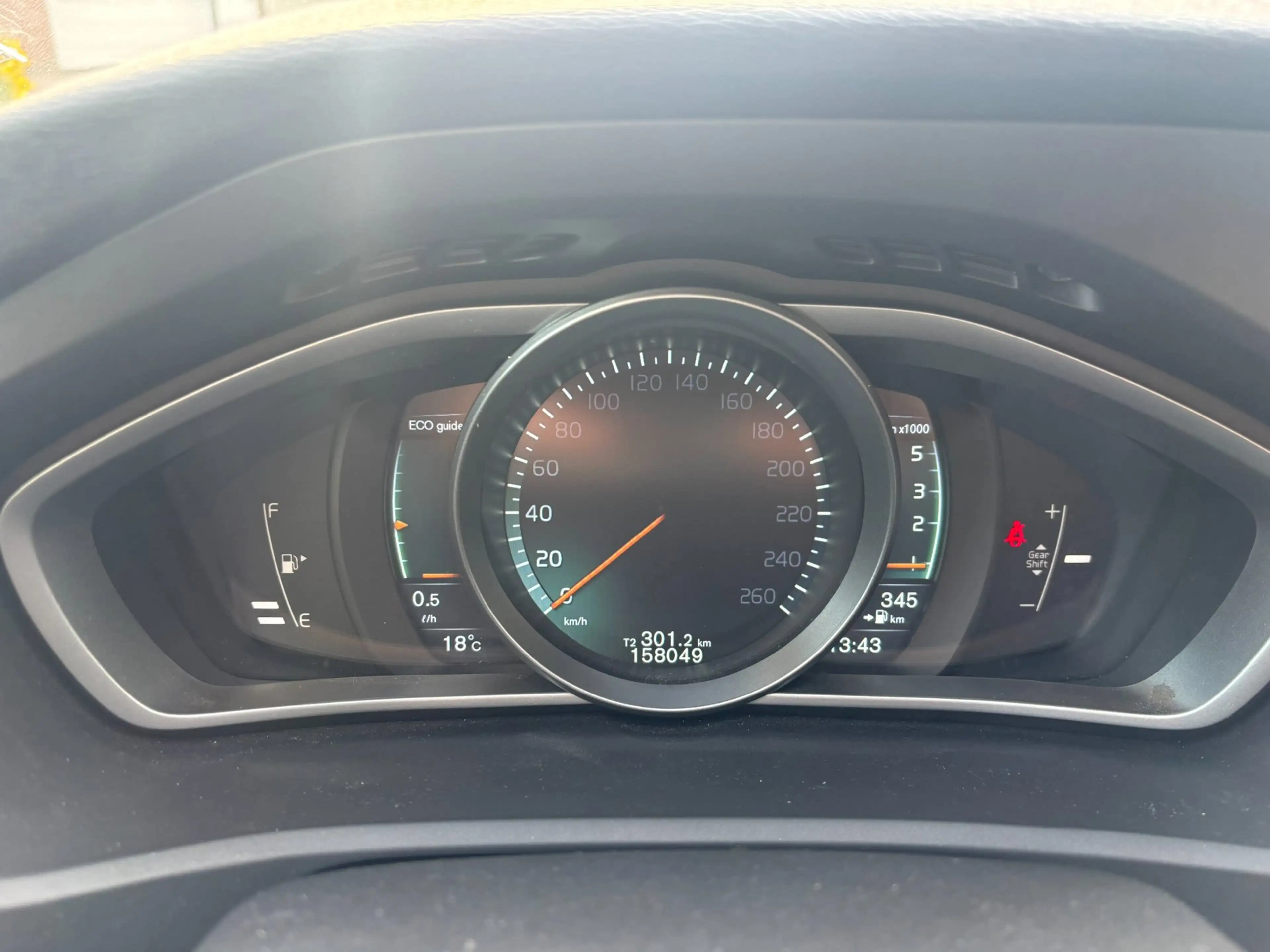 Volvo V40 2.0 D2 R-Design Business — photo 10