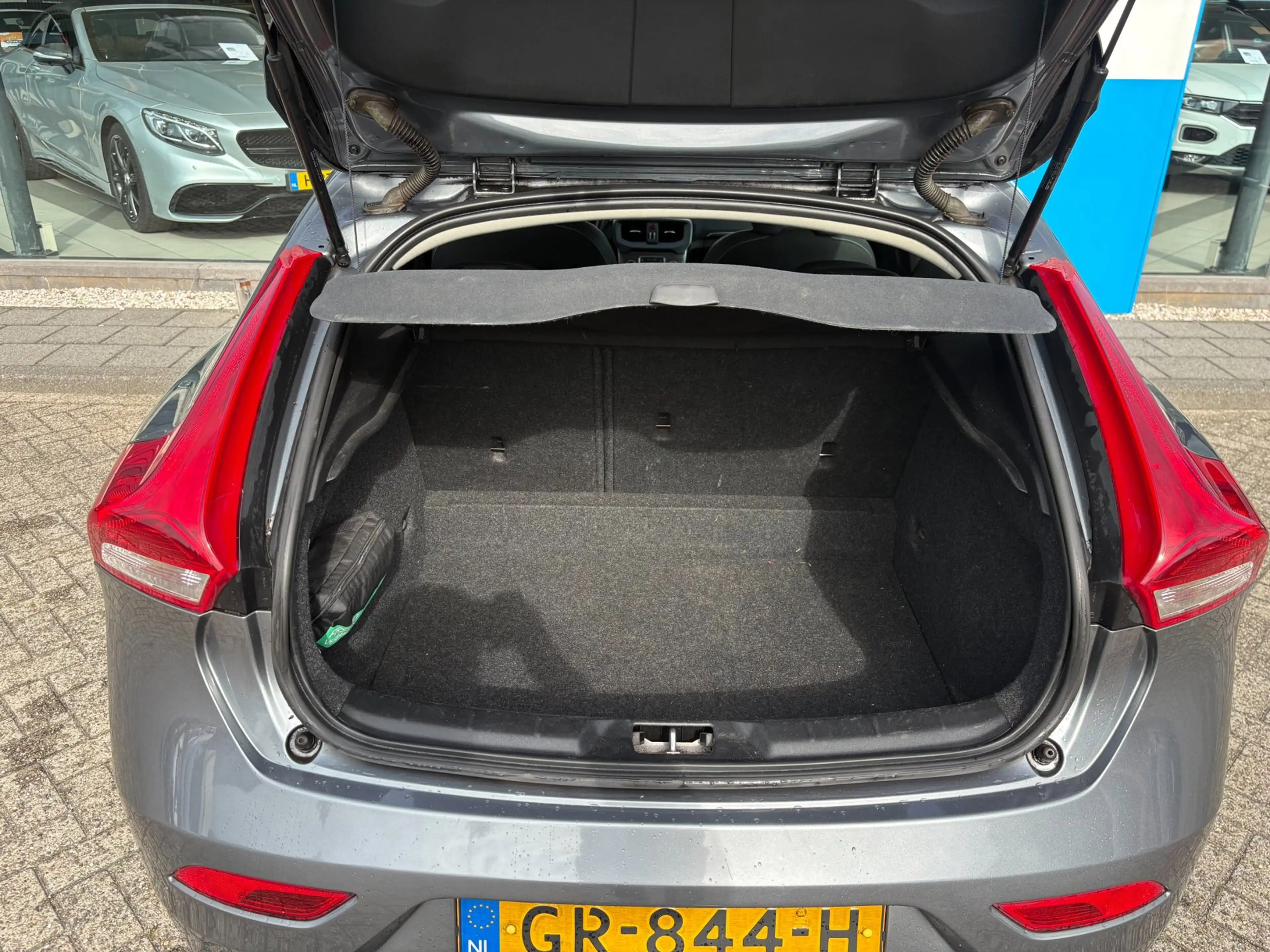 Volvo V40 2.0 D2 R-Design Business — photo 25