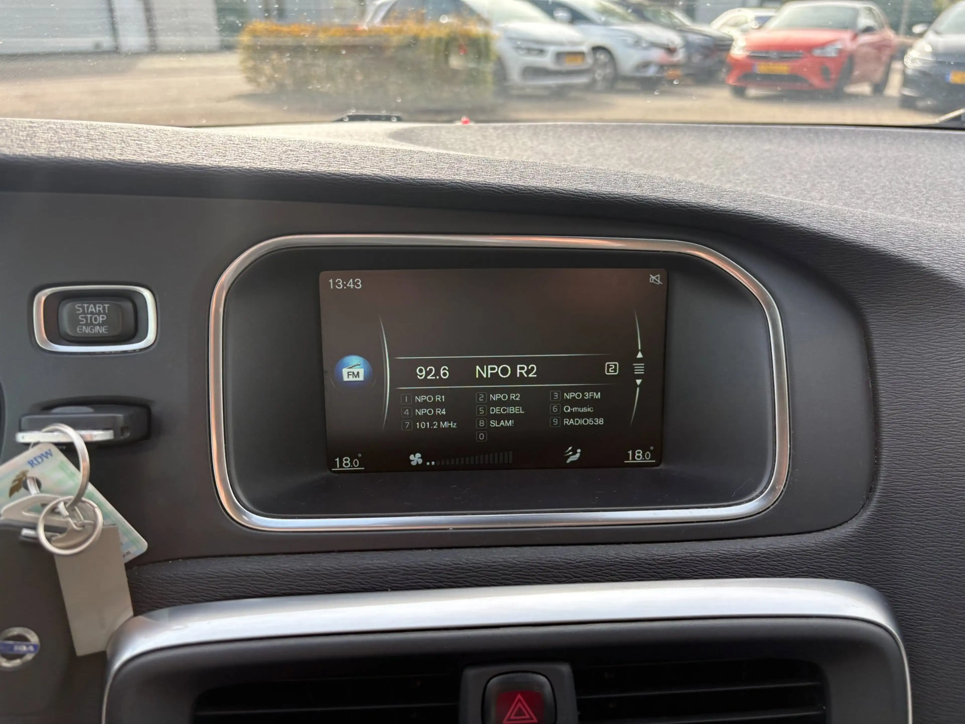 Volvo V40 2.0 D2 R-Design Business — photo 20