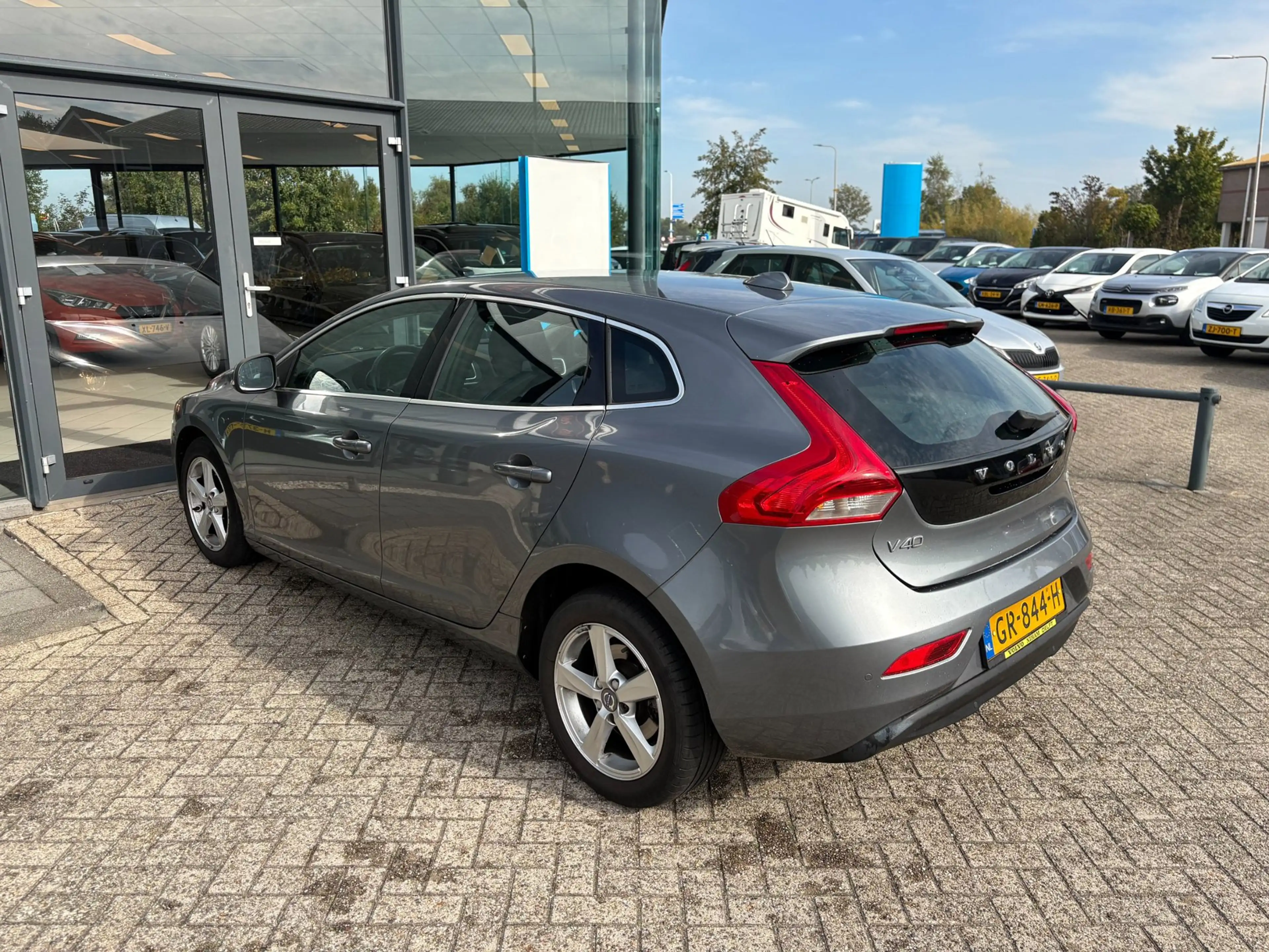 Volvo V40 2.0 D2 R-Design Business — photo 7