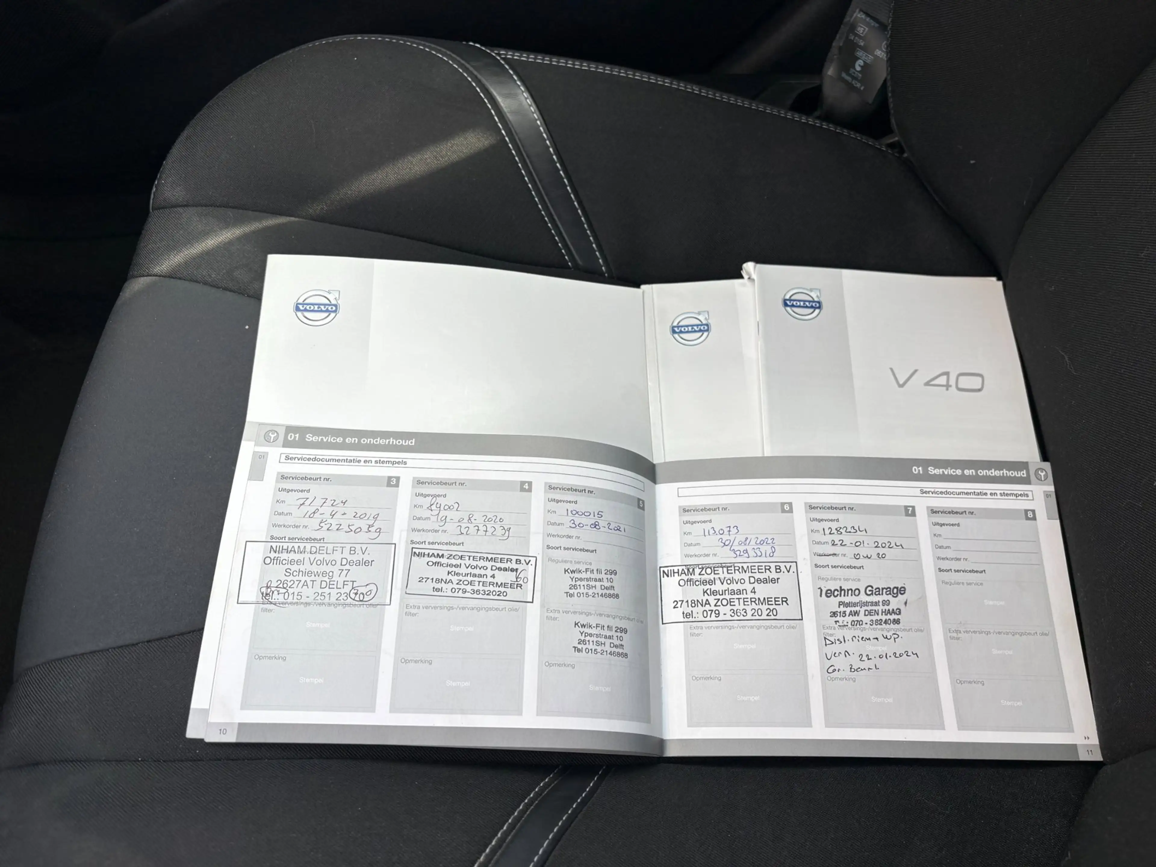 Volvo V40 2.0 D2 R-Design Business — photo 23
