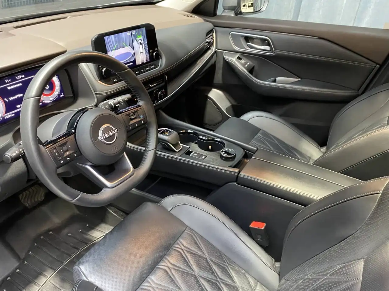 Nissan Rogue снимка Nissan Rogue