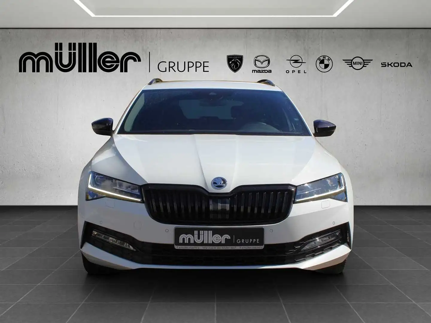 Skoda Superb Combi 2.0 TSI DSG Sportline Weiß - 2