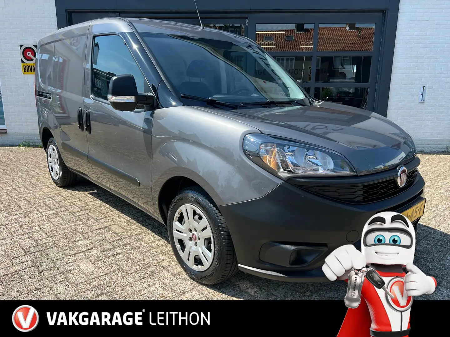 Fiat Doblo Cargo 1.6 MJ L1H1 ECO JET - 3 zits Grijs - 1