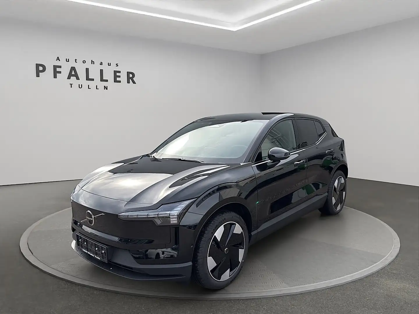 Volvo EX30 P5 Long Range Electric 69kWh Ultra Schwarz - 1