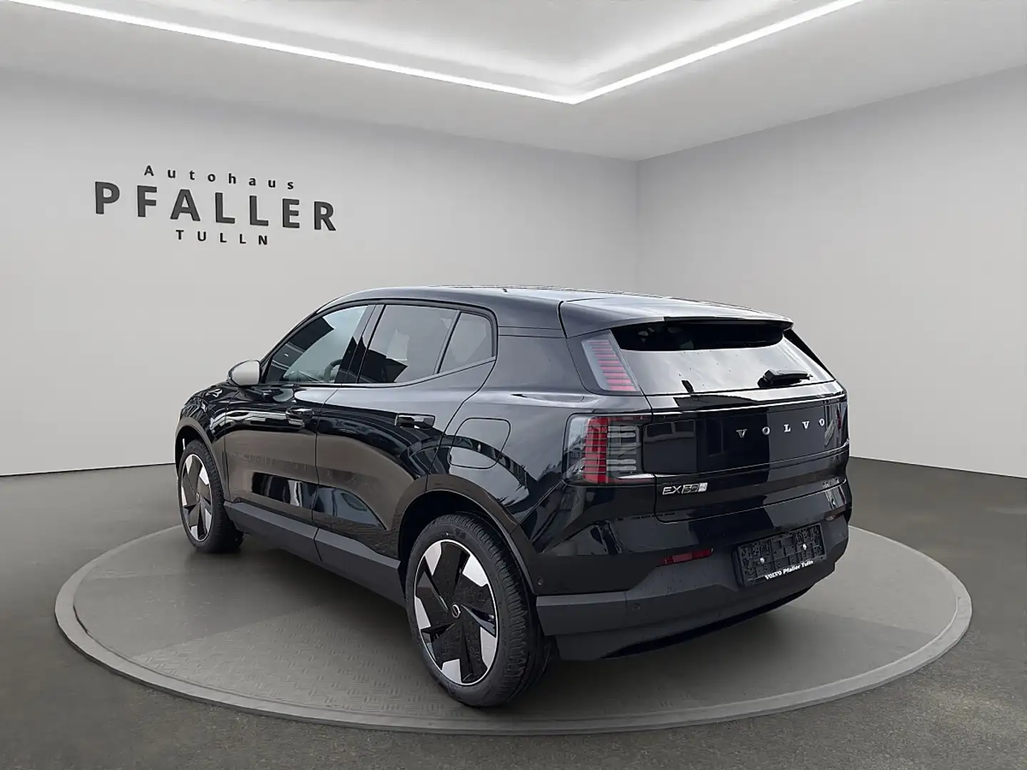 Volvo EX30 P5 Long Range Electric 69kWh Ultra Schwarz - 2
