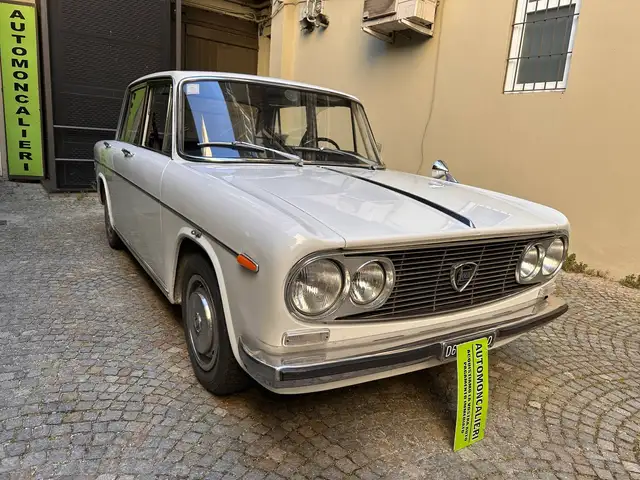 Lancia Fulvia 2 SERIE 818  *PELLE*