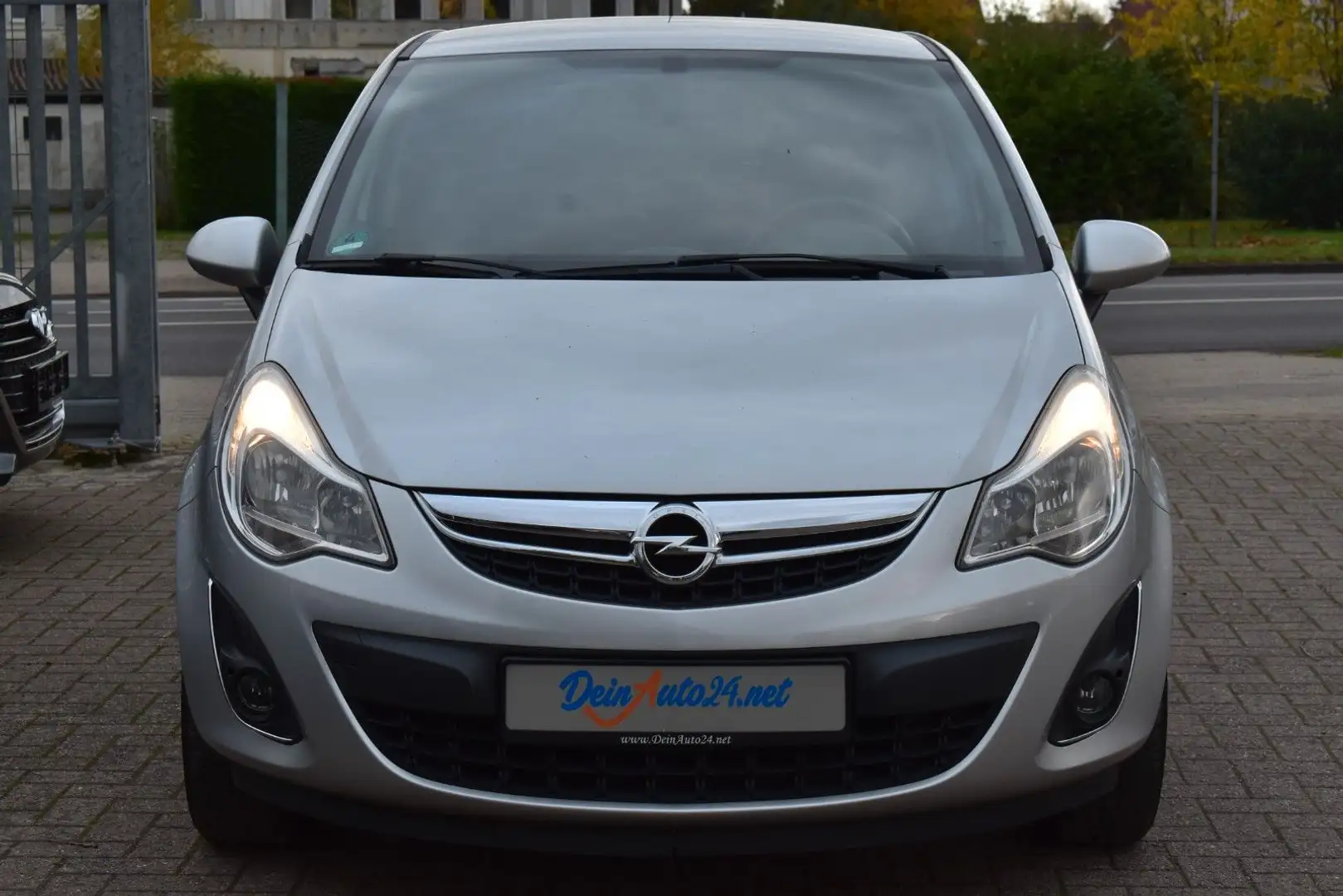 Opel Corsa D Satellite Scheckh.| TÜV NEU|Klima|AHK|ZV Silber - 2