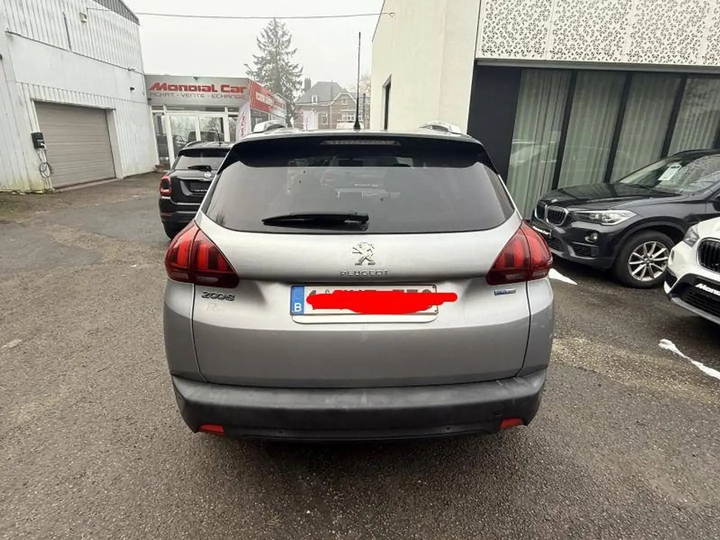 Peugeot 2008 2008 1.2i PureTech *Marchand ou export* Gris - 2