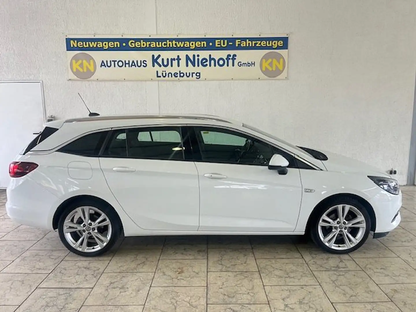 Opel Astra Sports Tourer Business Elegance +AHK +Leder +LED Weiß - 1