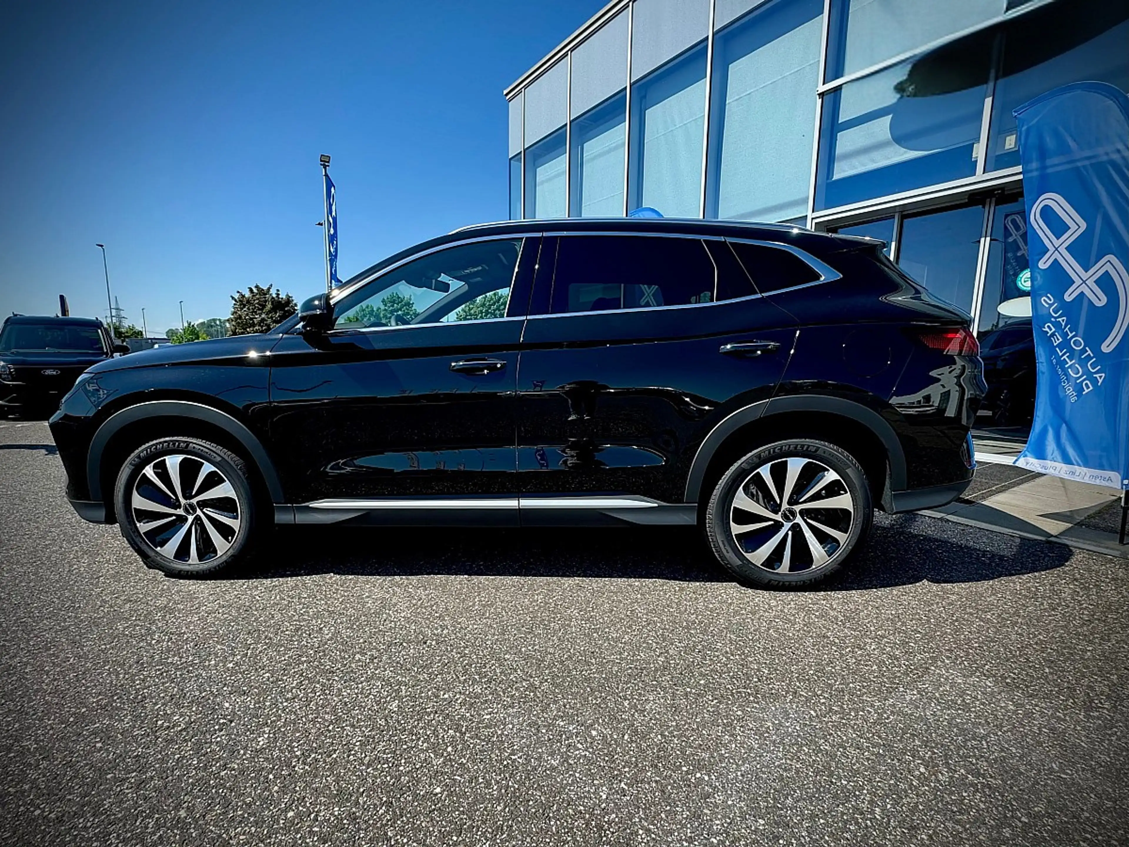 BYD Seal U DM-i PHEV 18,3kWh AWD Design LEASING AKTION — photo 4