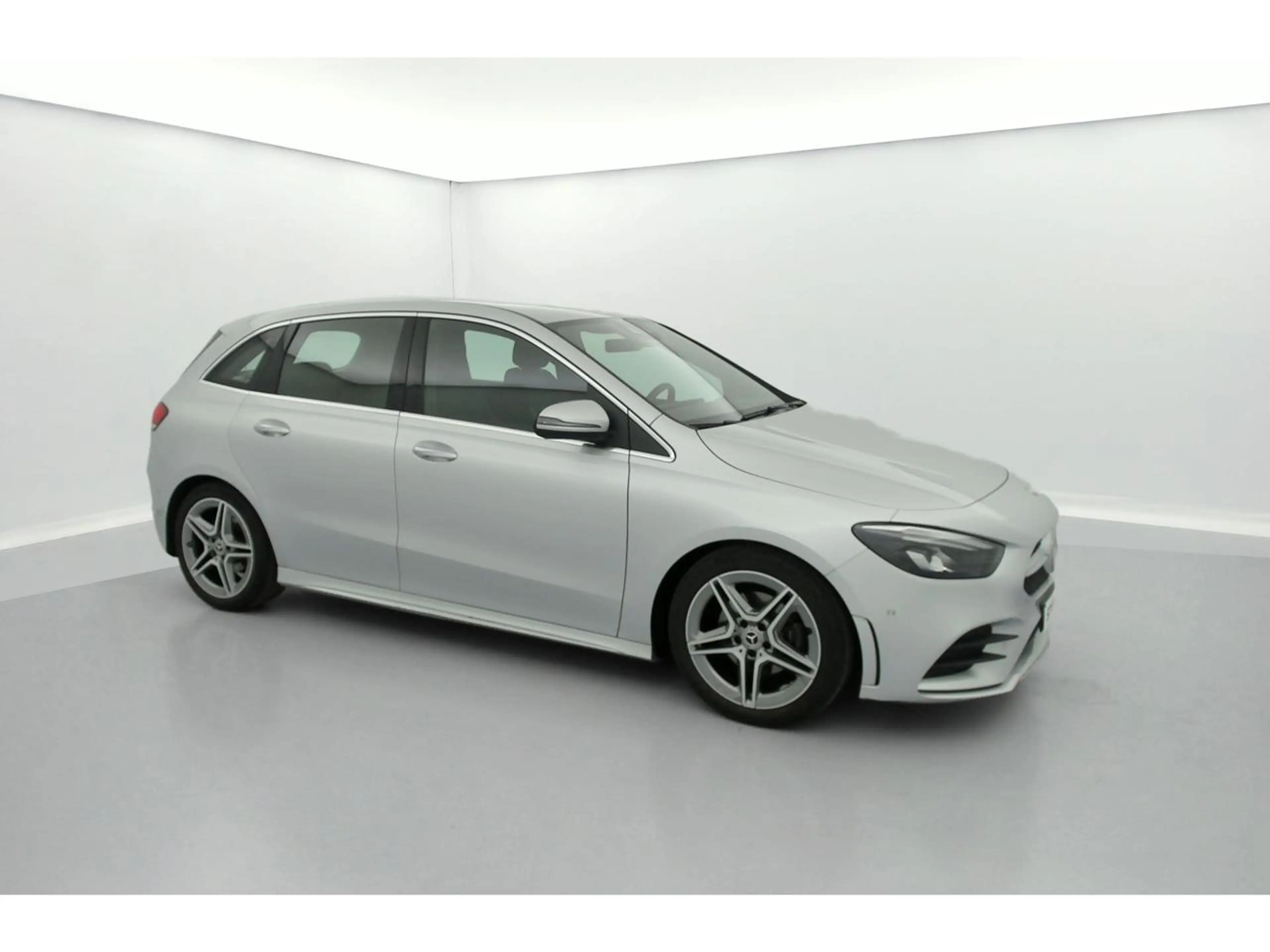 Mercedes-Benz B 160 AMG Line Business — photo 9