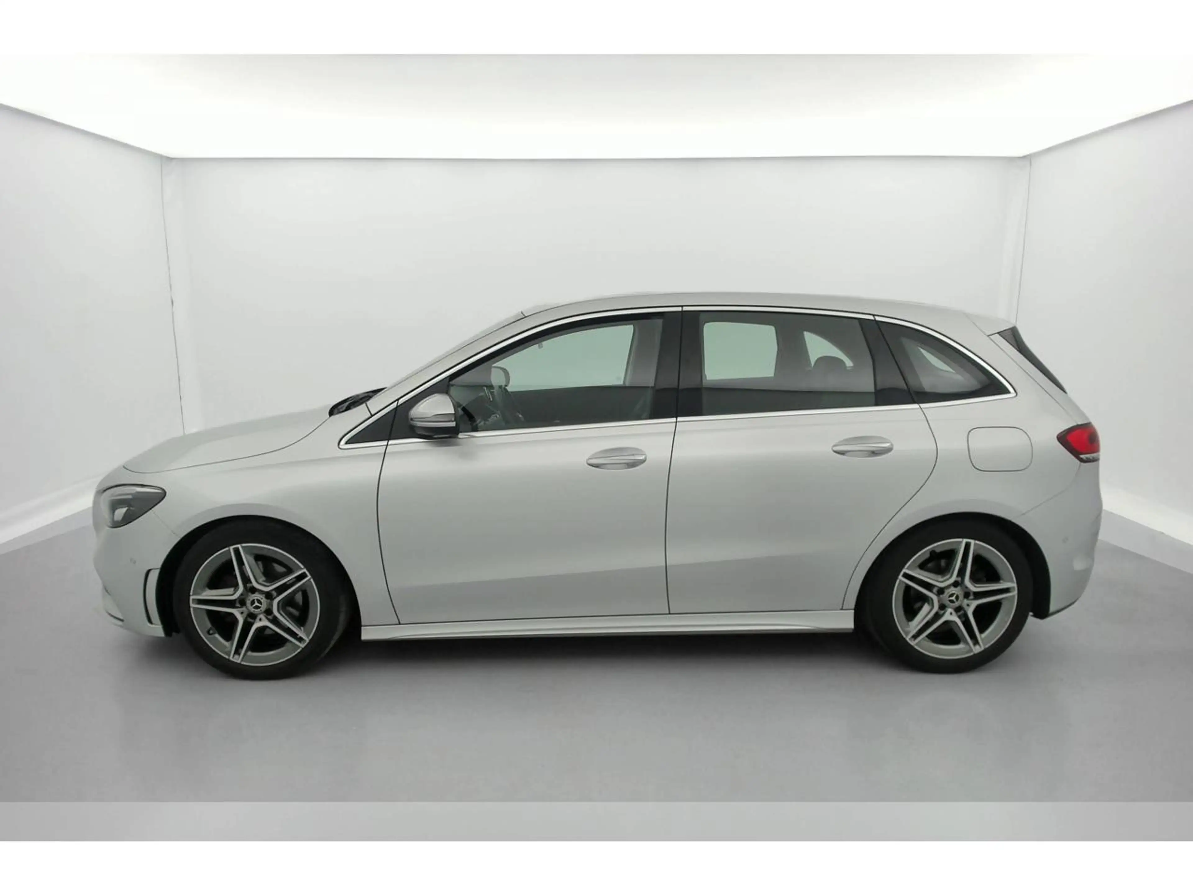 Mercedes-Benz B 160 AMG Line Business — photo 4