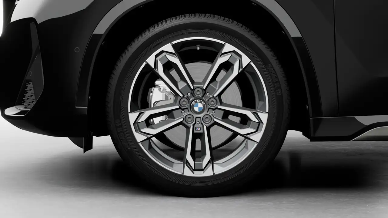 BMW X1 снимка BMW X1