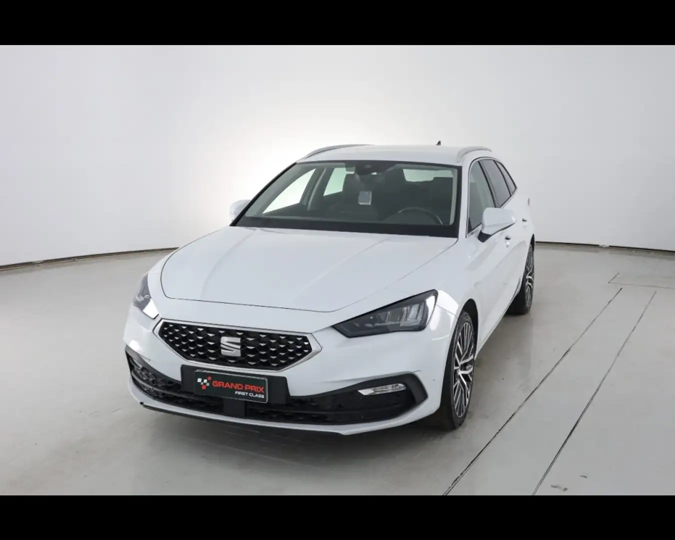 SEAT Leon Sportstourer 1.5 eTSI 150 CV DSG Xcellence Bianco - 2
