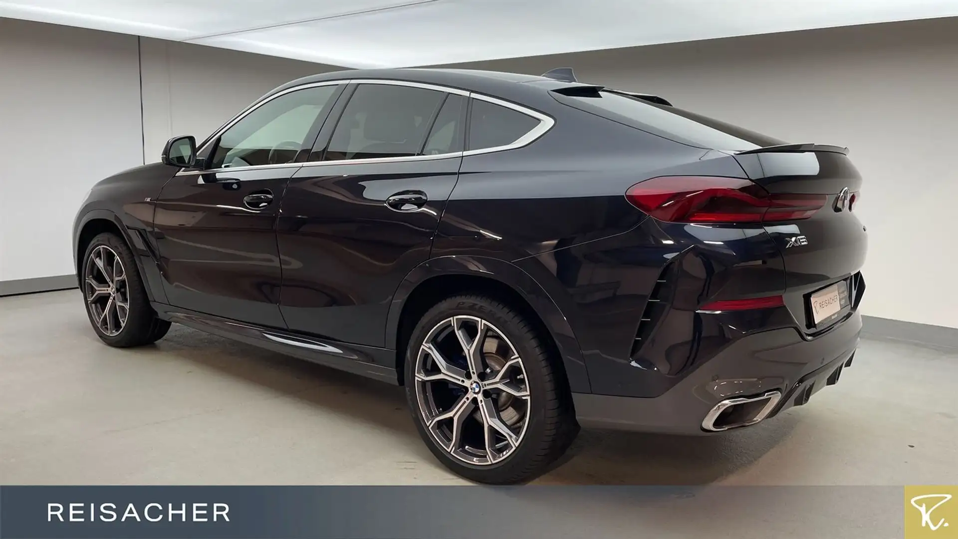 BMW X6 xDrive40d A M-Sport Pano HUD KomfSi SoClo Schwarz - 2