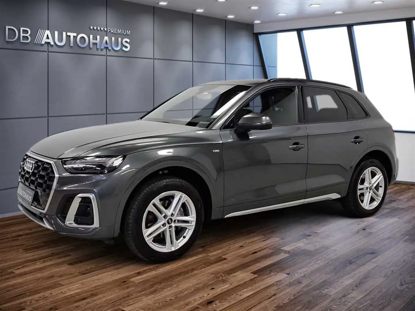 Audi Q5 S line 45 2.0 TFSI quattro S-tronic Grijs - 1