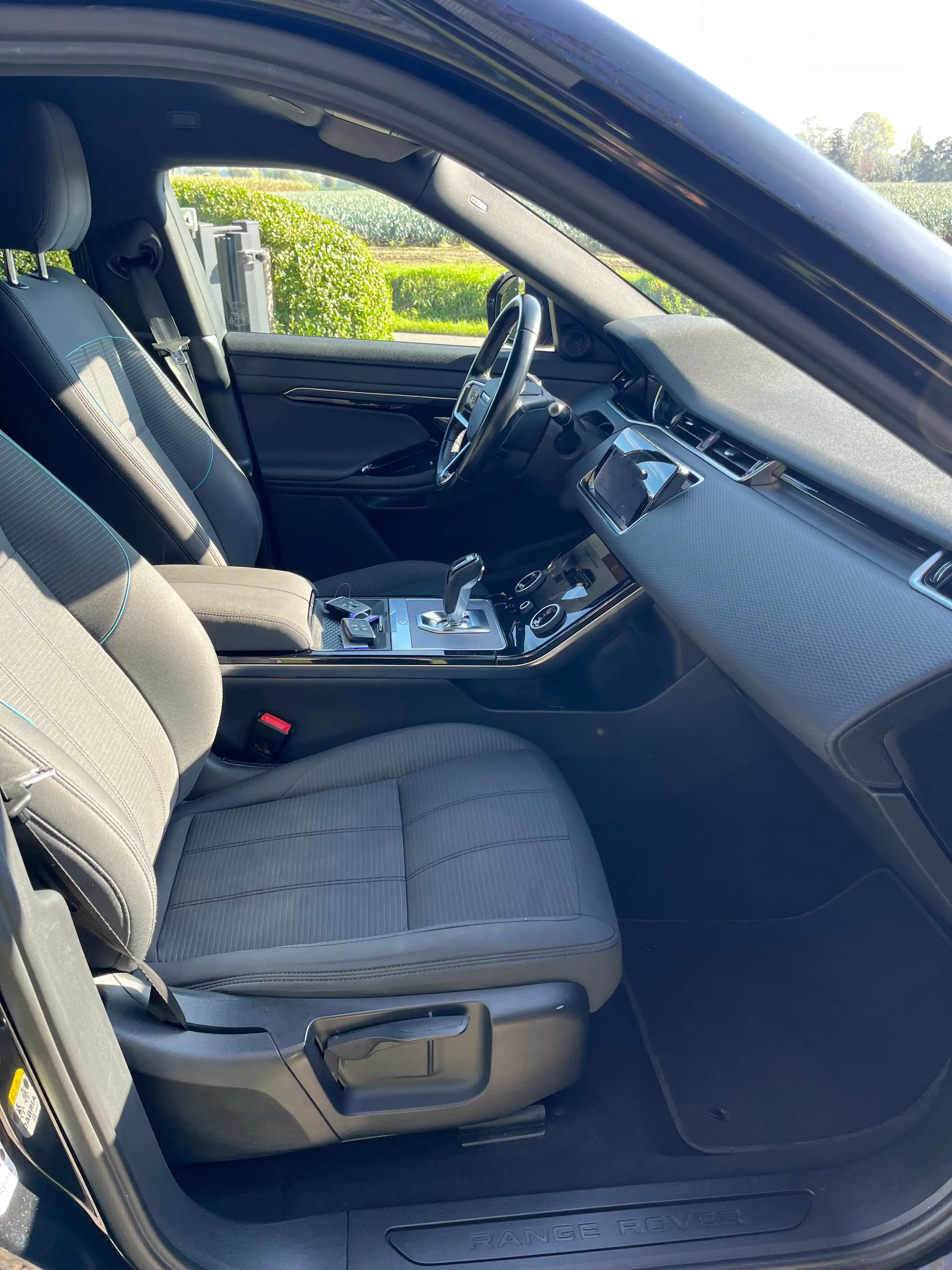 Land Rover Range Rover Evoque 2.0 TD4 MHEV 4WD/78000km/Carplay/360Cam/Led/Navi/Cruise/Clima... — photo 12
