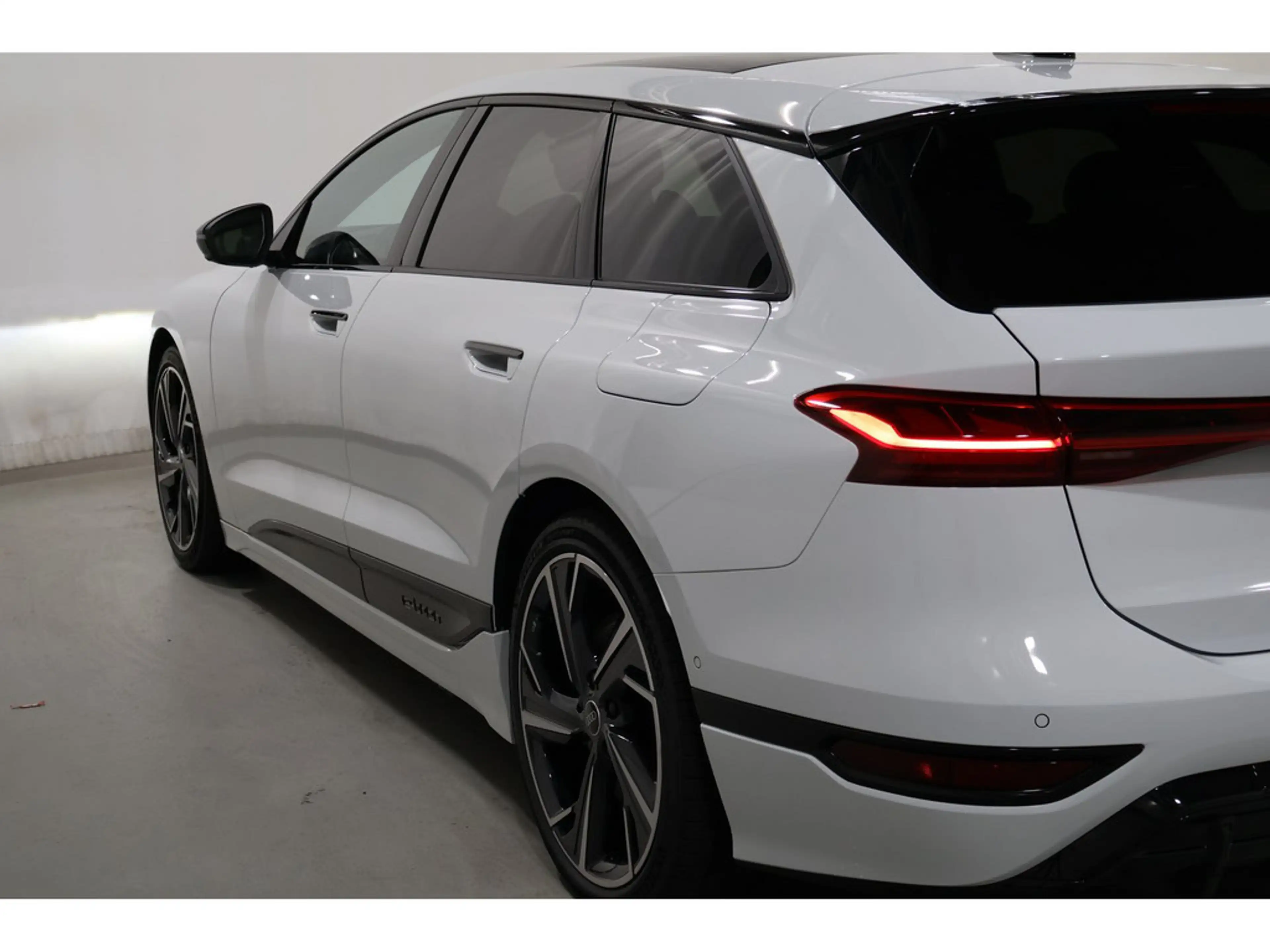 Audi S6 e-tron Avant quattro VC*SH*AreaView * — photo 15