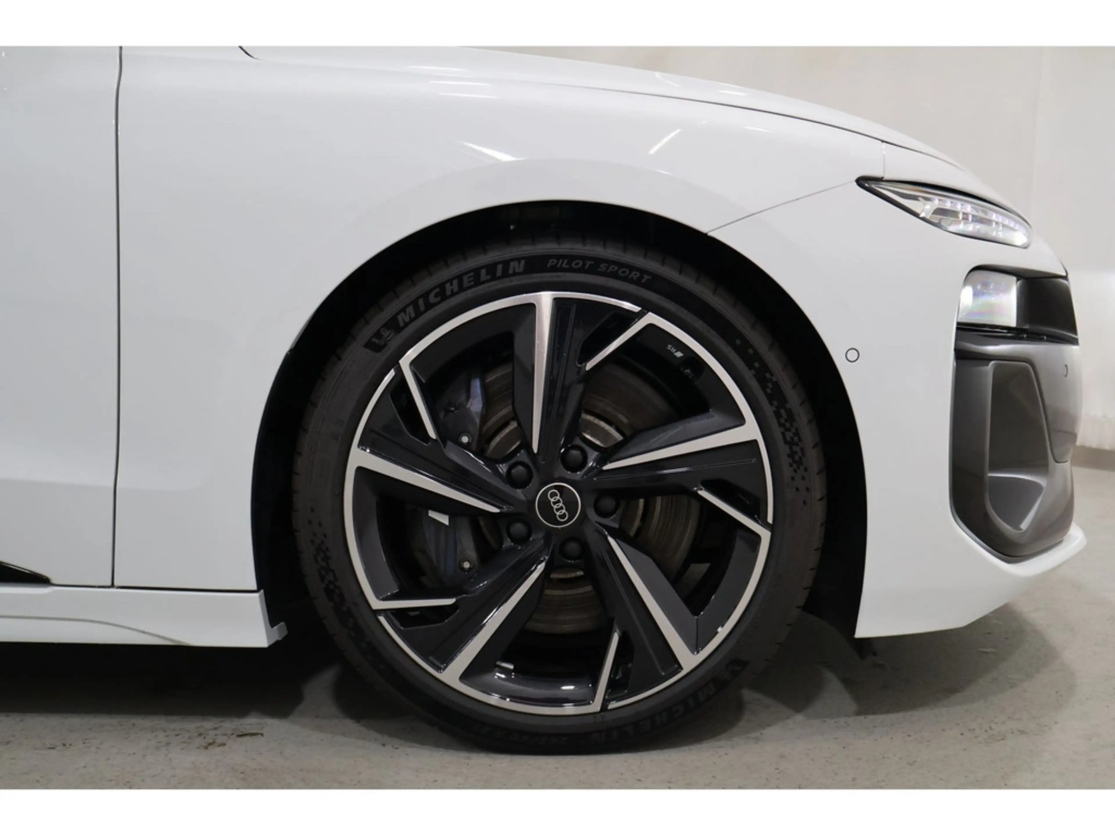 Audi S6 e-tron Avant quattro VC*SH*AreaView * — photo 7