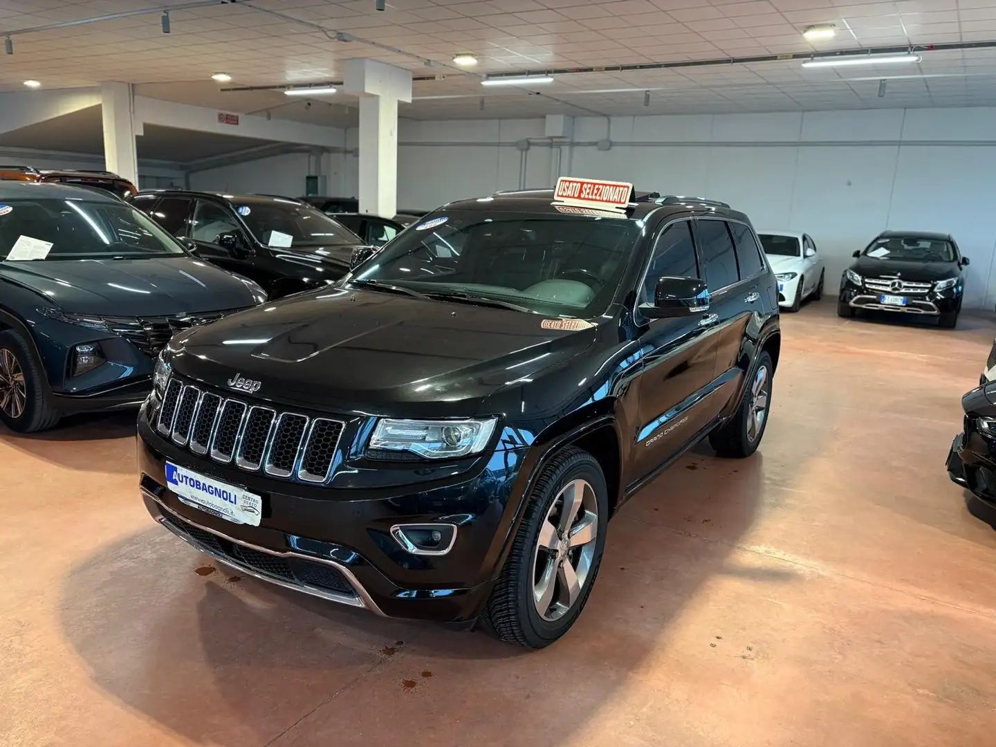 Jeep Grand Cherokee OVERLAND 3.0 V6 CRD Multijet II UNICO PR. Noir - 2