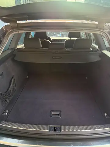Audi A4 view 14