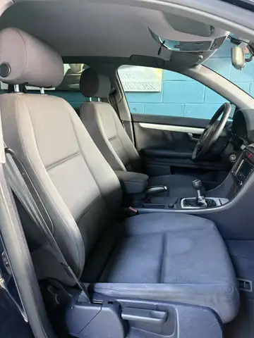 Audi A4 view 12