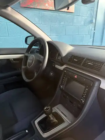 Audi A4 view 7