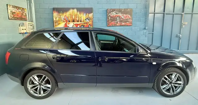 Audi A4 view 3