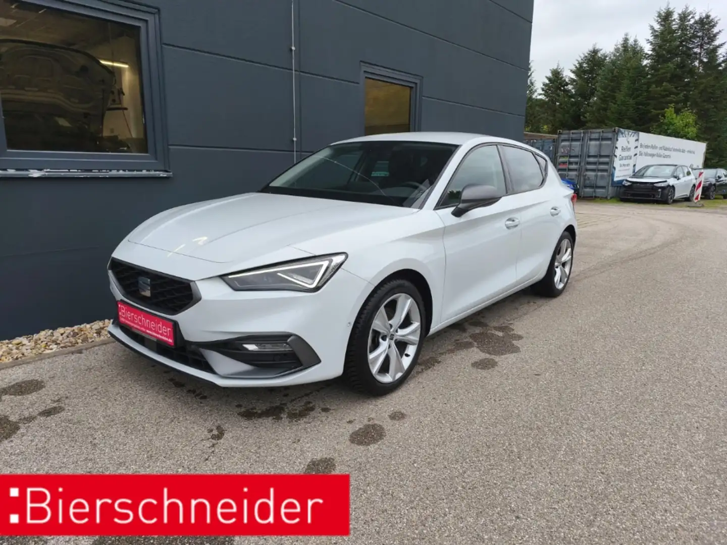 SEAT Leon 1.5 eTSI DSG FR ab 269EUR 0EUR ANZAHLUNG Fahrass. Weiß - 2