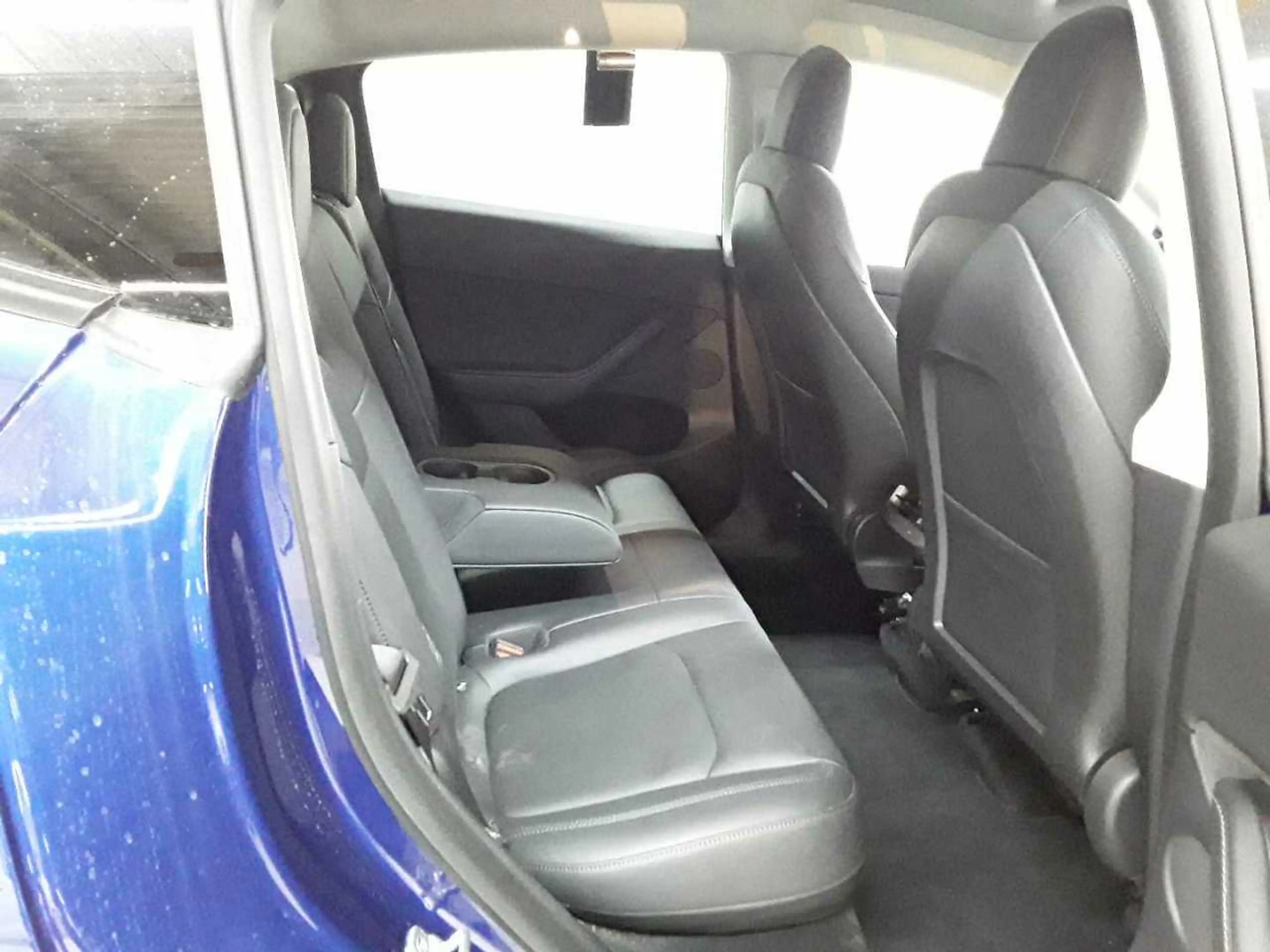 Tesla Model Y Long Range Dual Motor AWD — photo 14