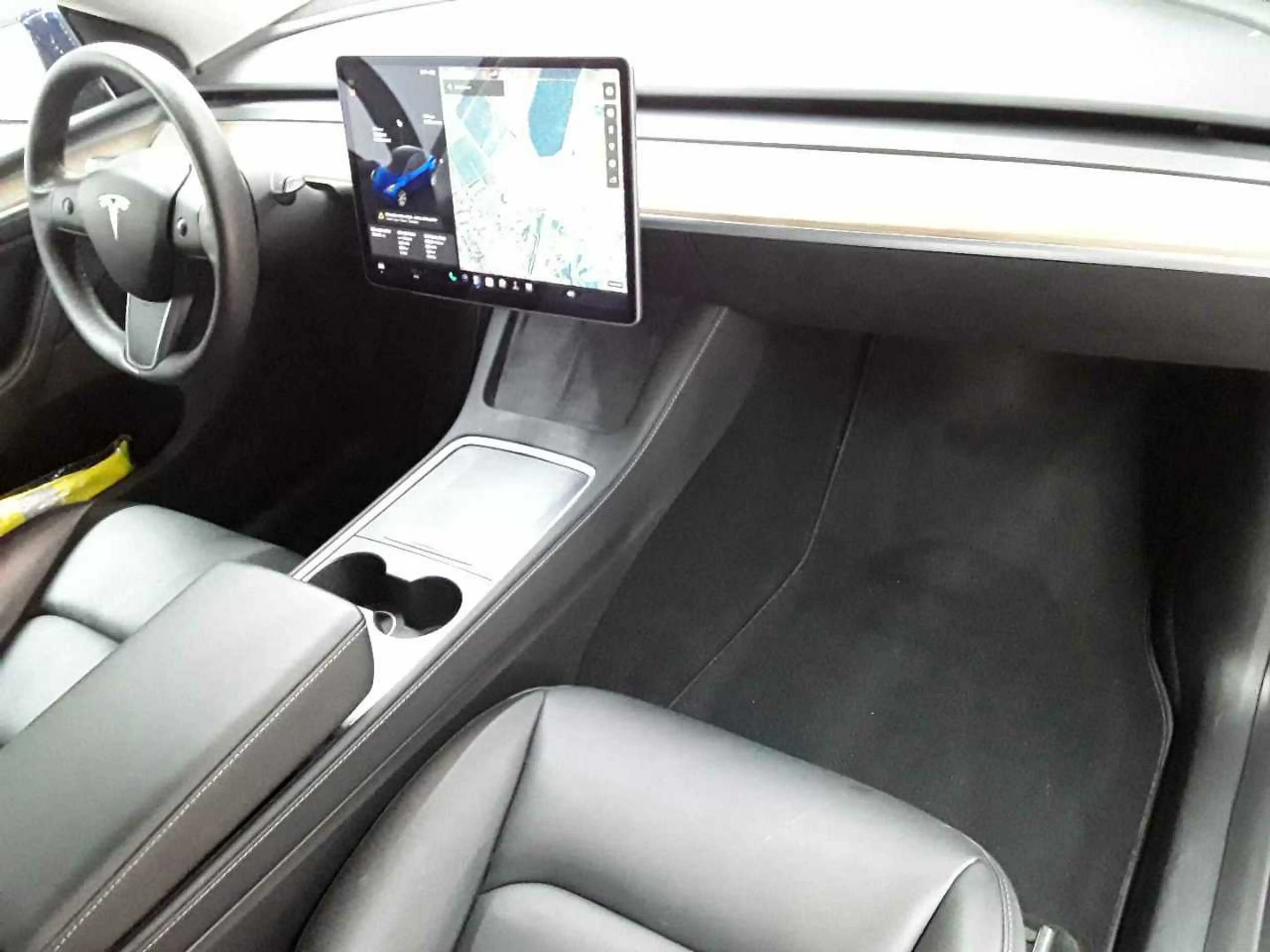 Tesla Model Y Long Range Dual Motor AWD — photo 9