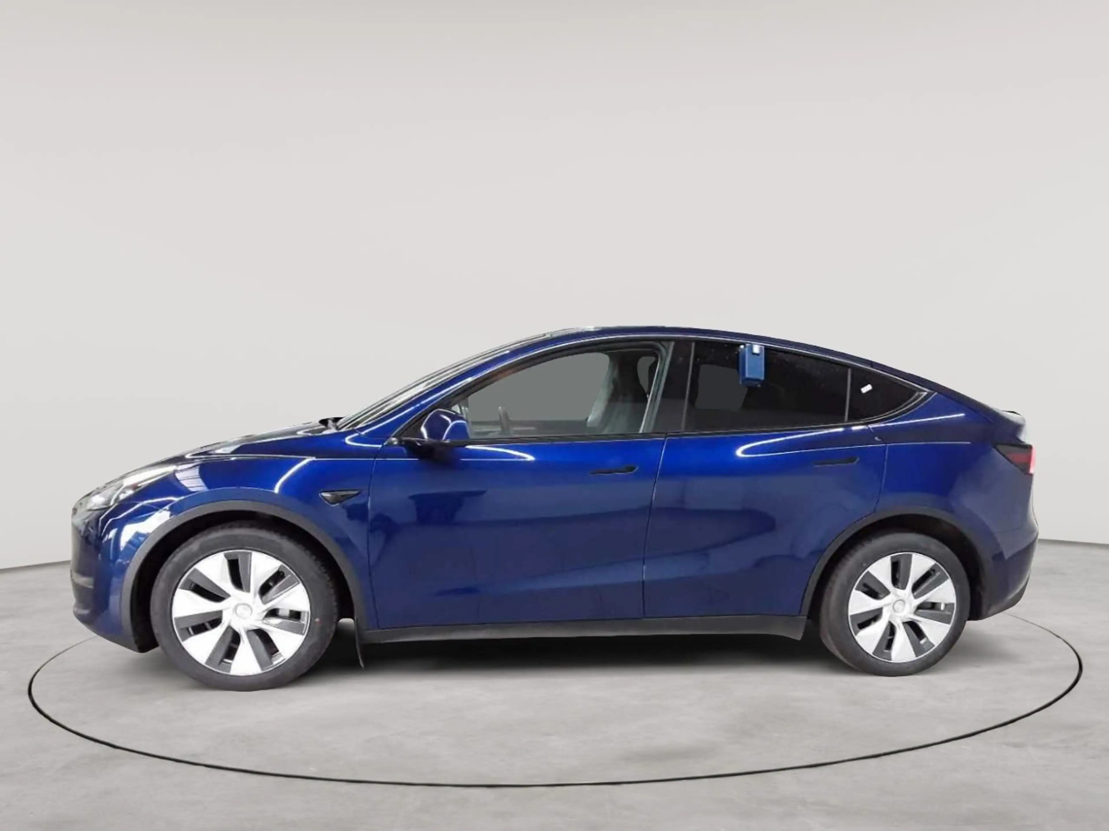 Tesla Model Y Long Range Dual Motor AWD — photo 6