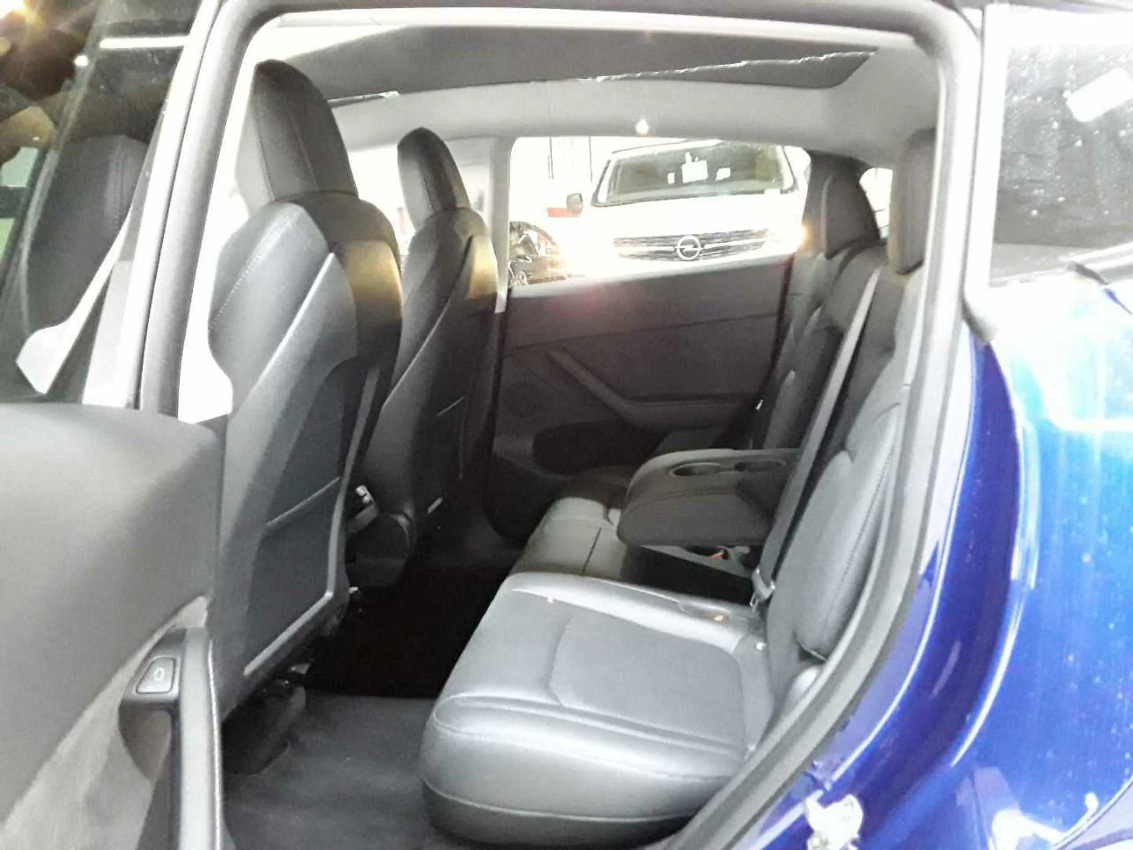 Tesla Model Y Long Range Dual Motor AWD — photo 13