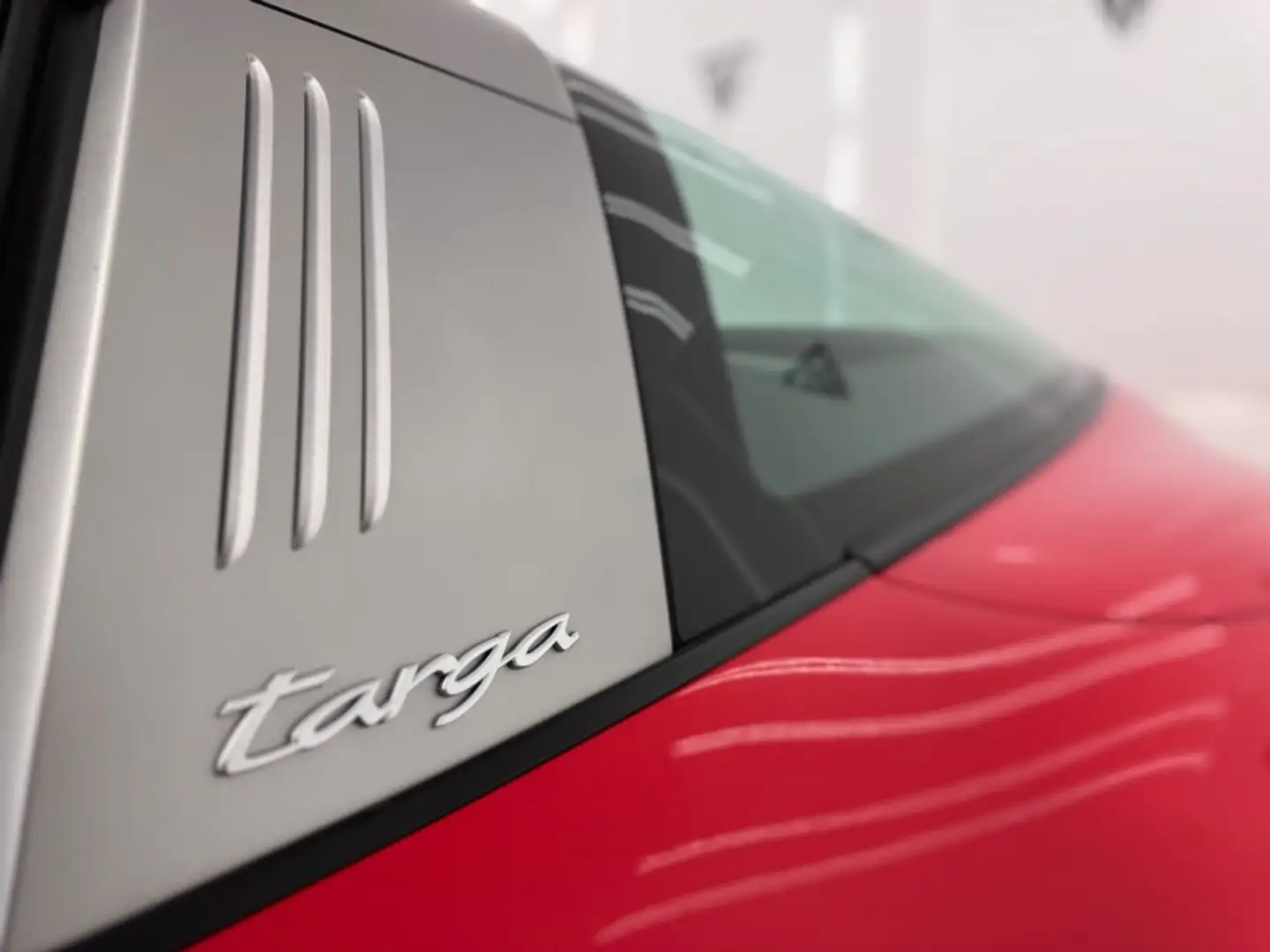 Porsche 992 Targa 4 PDK Rojo - 2
