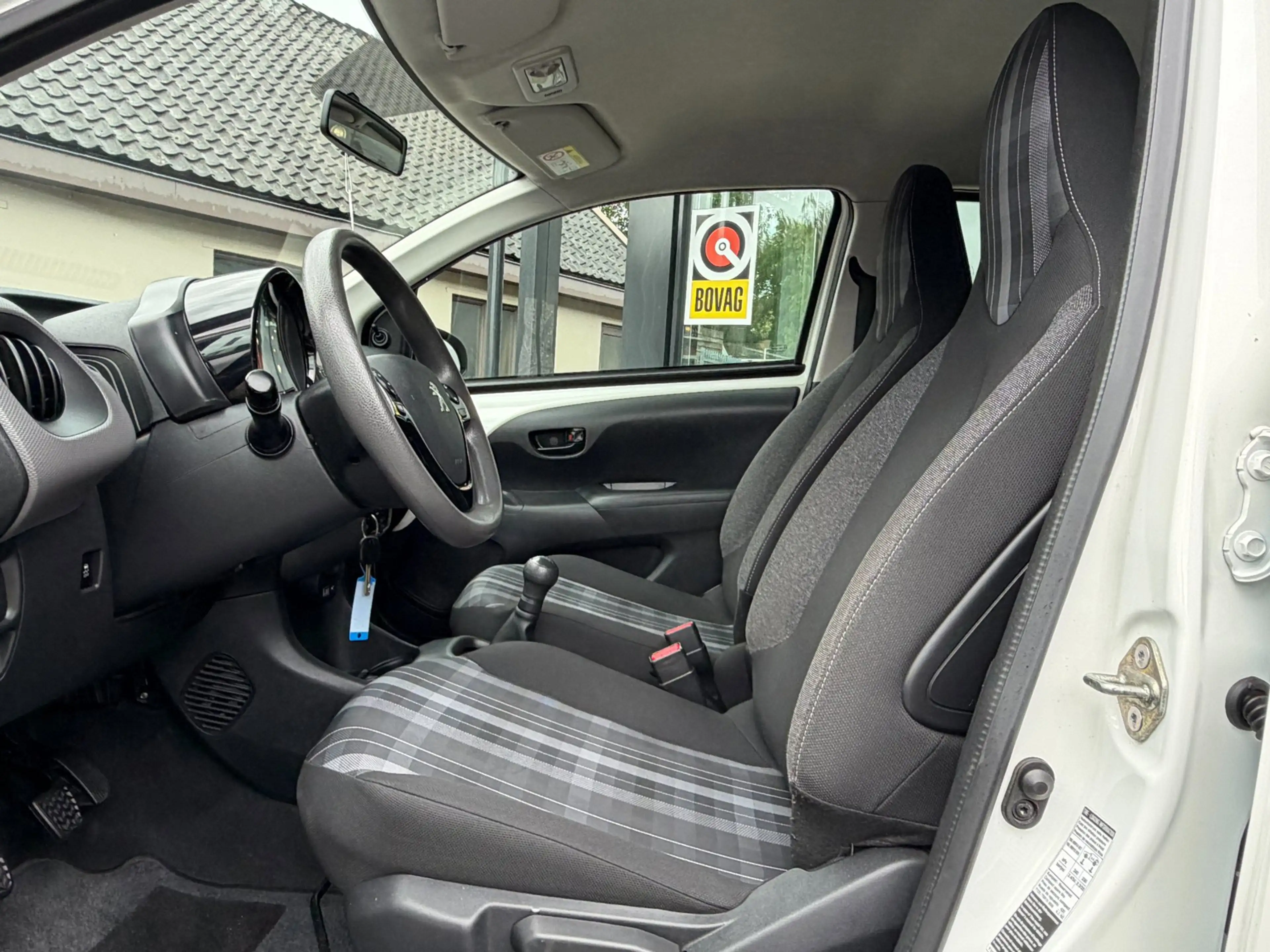 Peugeot 108 1.0 e-VTi Active 5Drs Airco Bluetooth NL-Auto NAP — photo 12