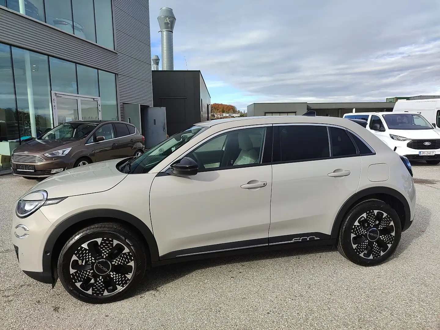 Fiat 600 Hybrid mHEV 110 6-Gang eDCT La Prima Beige - 2