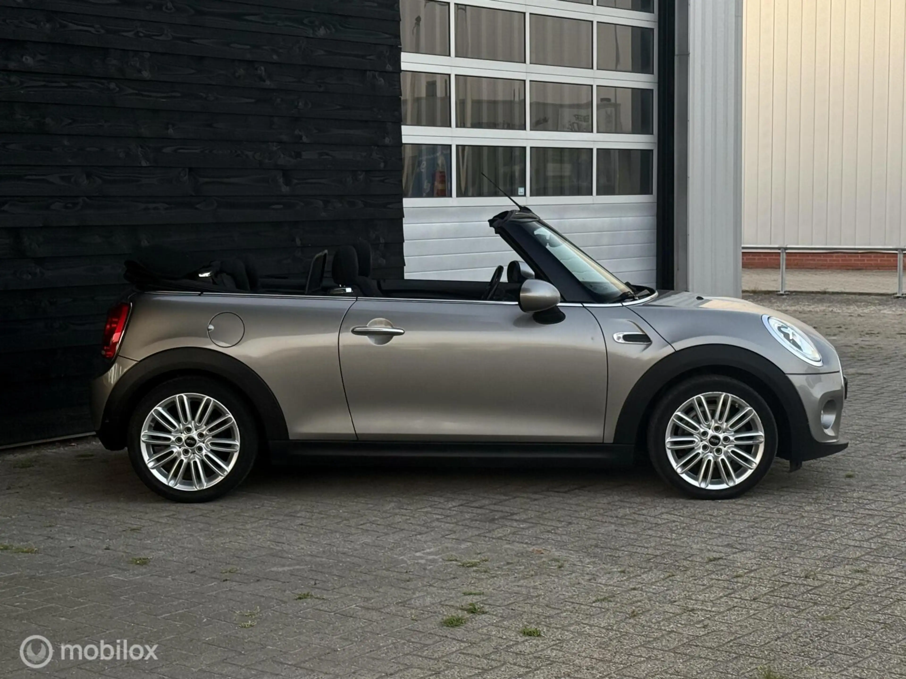 MINI Cooper Cabrio 1.5 Chili | LED | Sportstoelen | Camera — photo 5