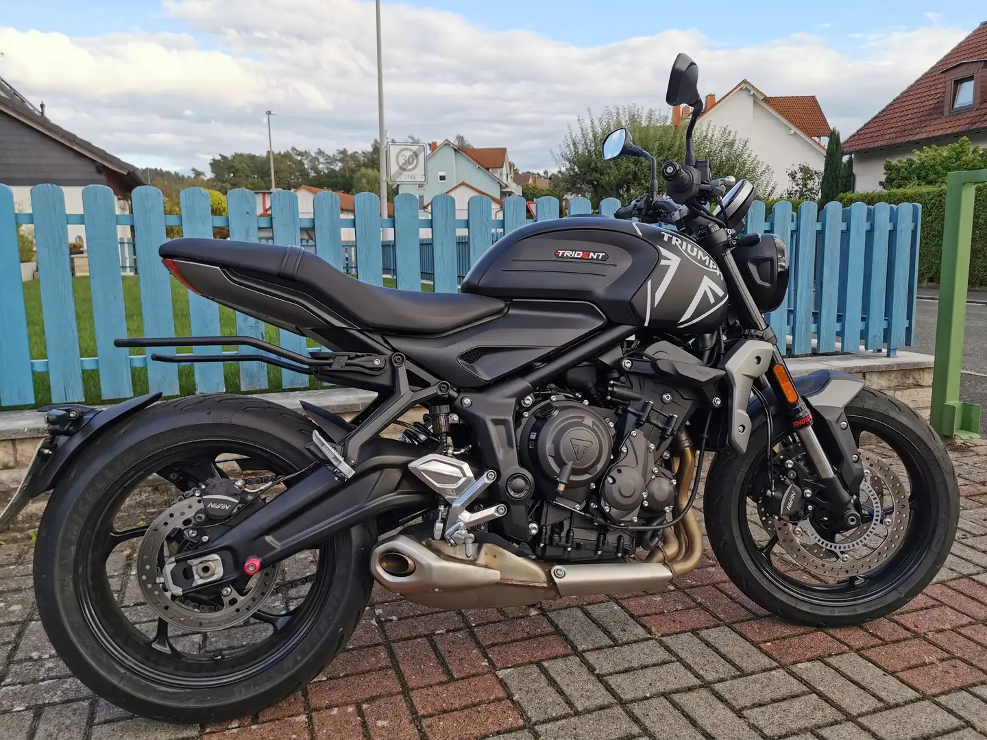 Triumph Trident 660 Black/Silver ICE, 2022, 4474 km, TÜV bis 2026 Schwarz - 1