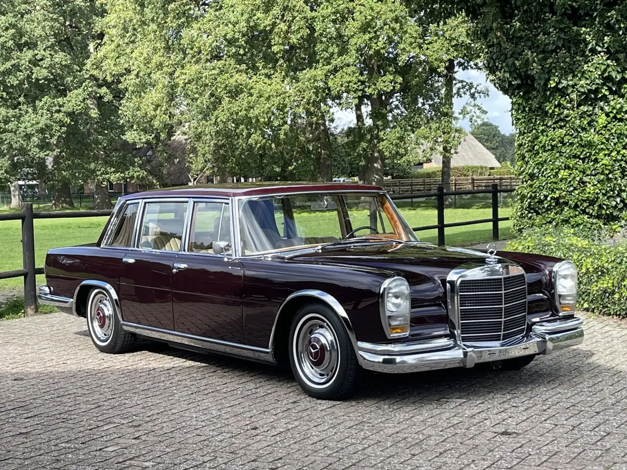 Mercedes-Benz 600