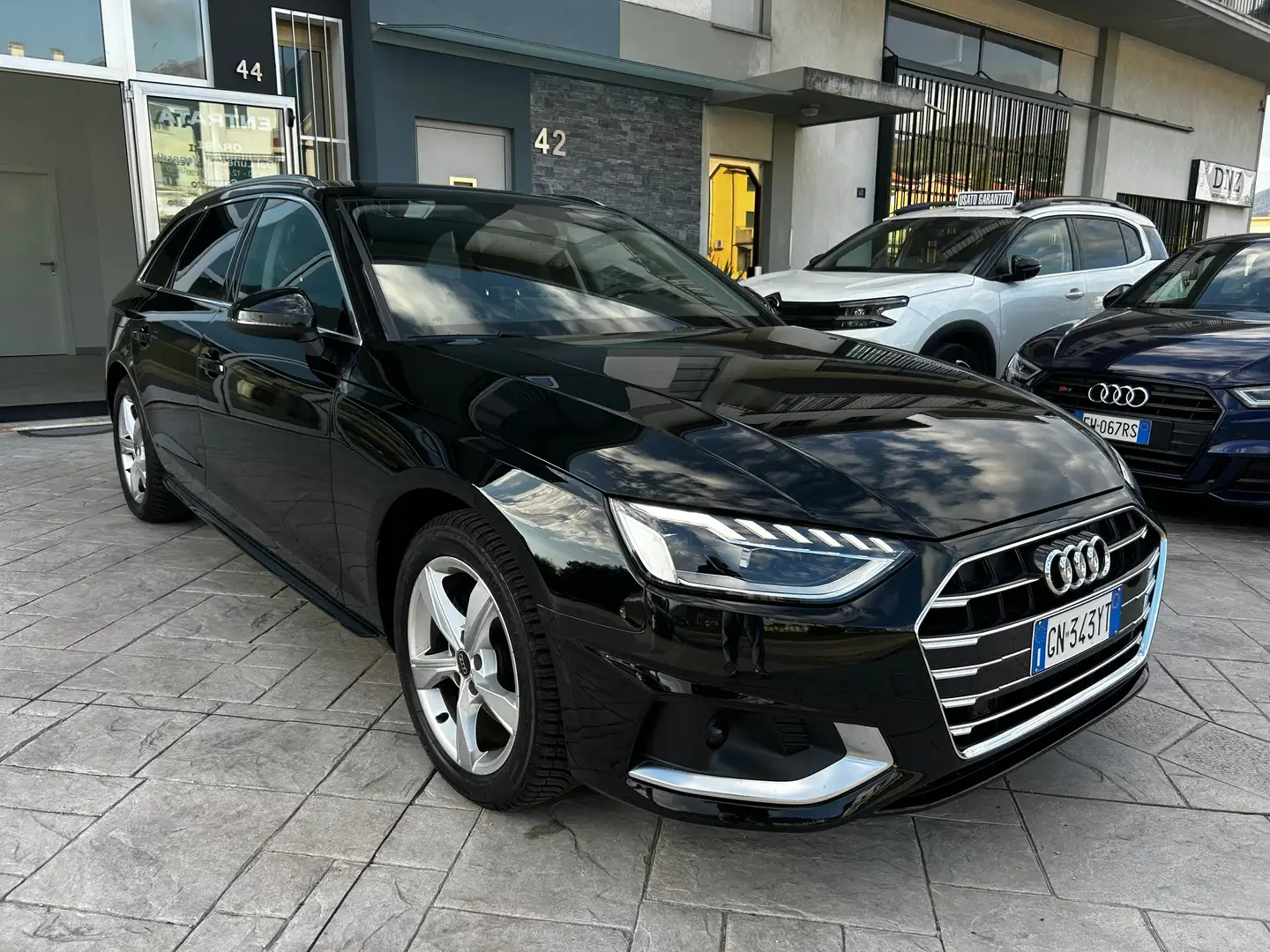 Audi A4 Avant 35 2.0 tdi mhev 163cv s-tronic Nero - 2