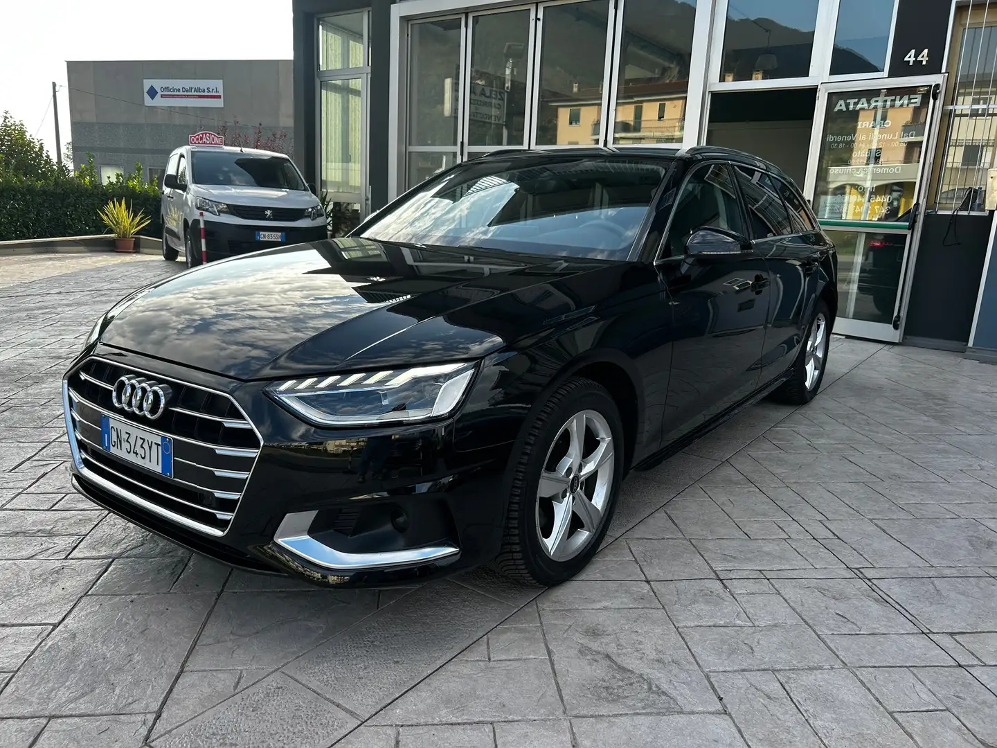 Audi A4 Avant 35 2.0 tdi mhev 163cv s-tronic Nero - 1